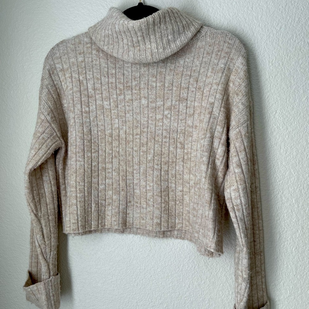 Small Beige cropped Turple Neck Sweater
